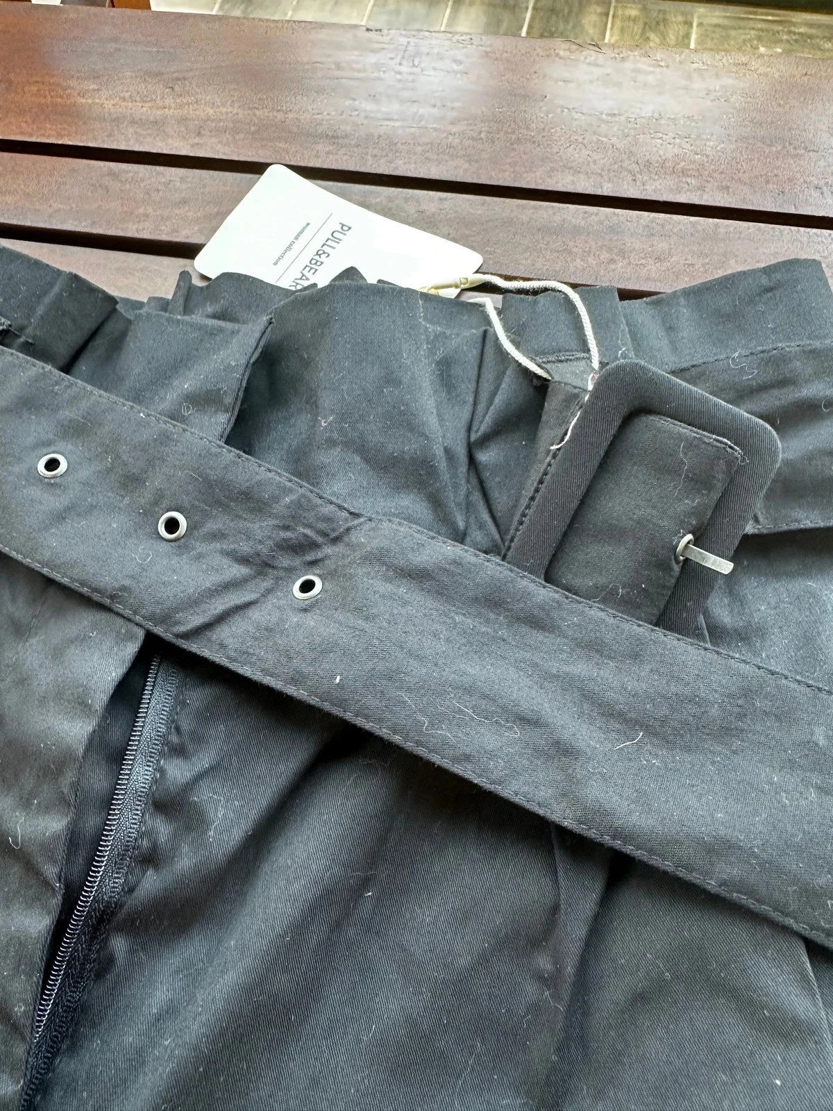 Calça paperbag com cinto da marca Pull & Bear – photo 2